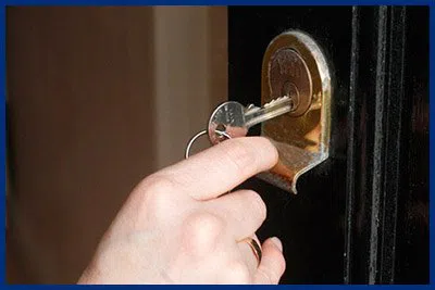 Advantage Locksmith Store Florissant, MO 314-372-0046 - 7-door-unlock